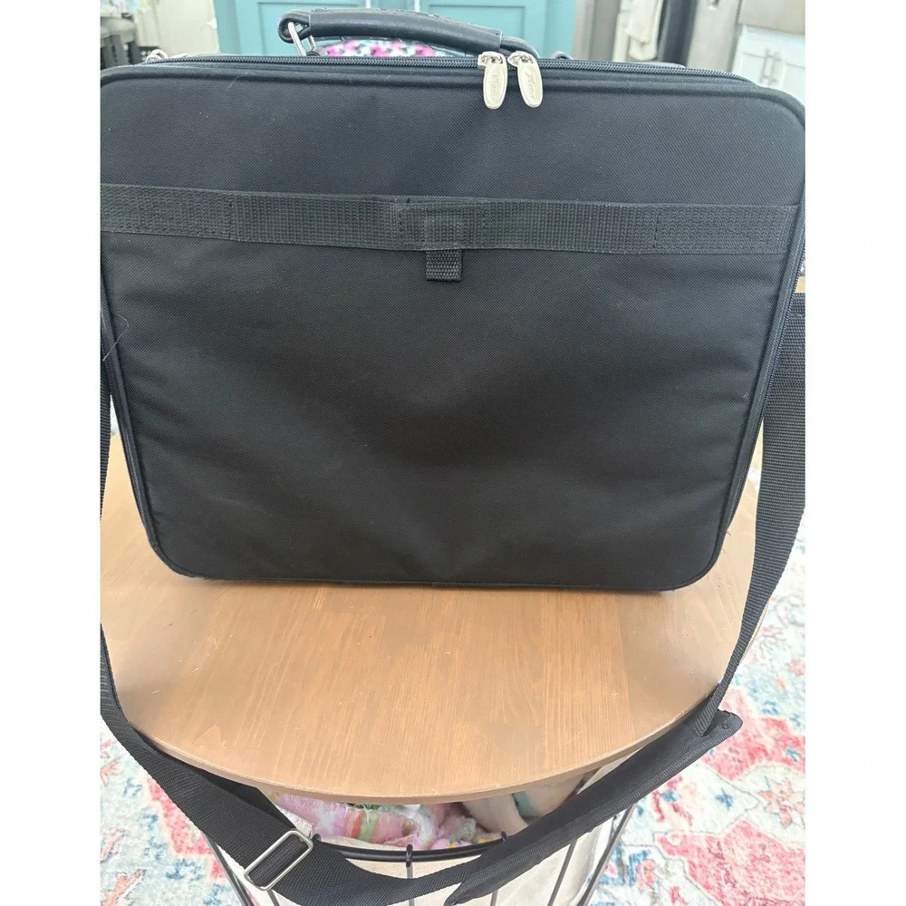 Targus Laptop Messenger Bag Black Briefcase Shoulder Strap Travel Case